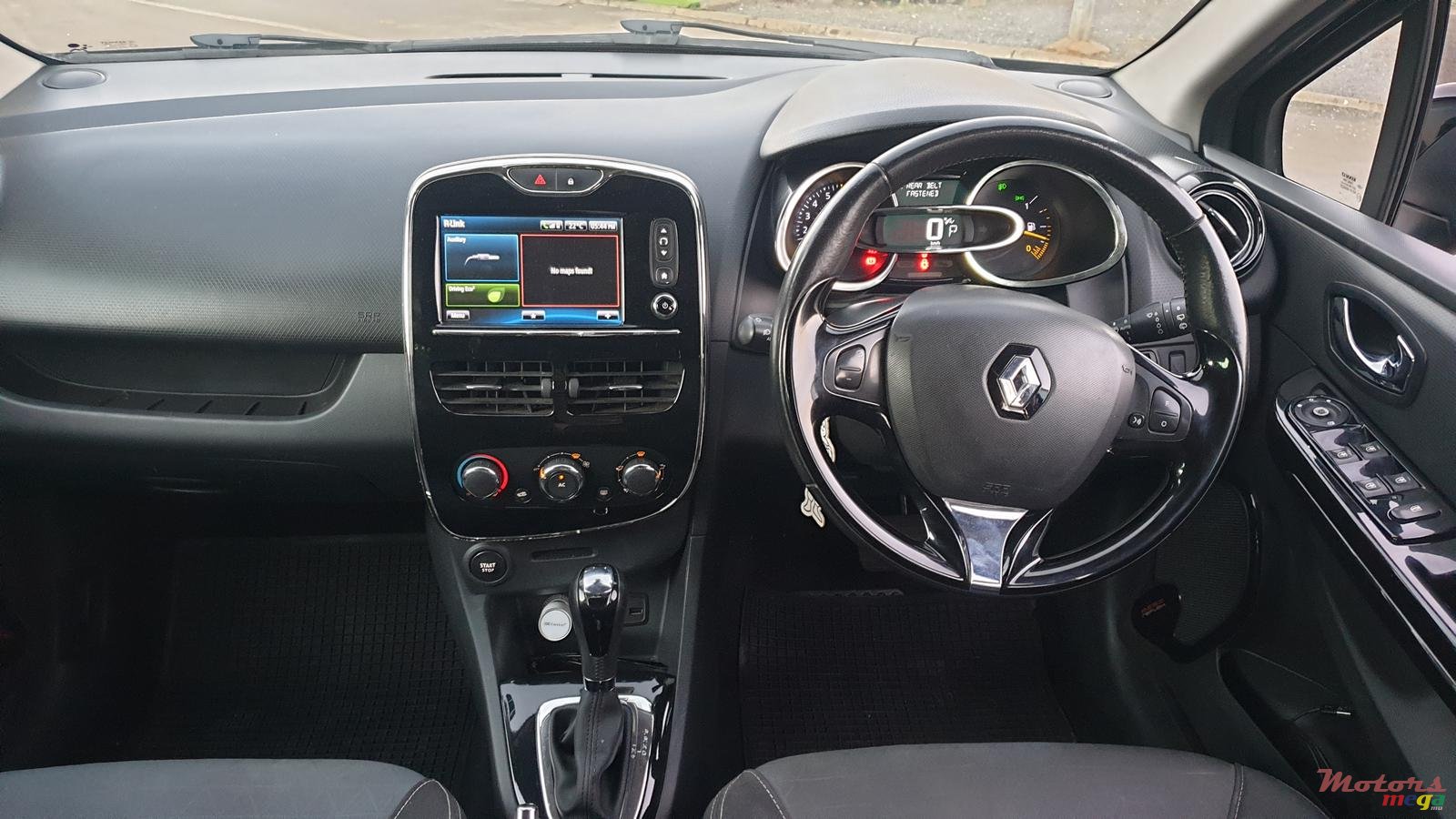 2014' Renault Clio photo #2