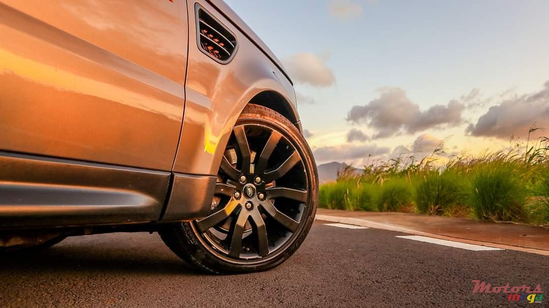 2007' Land Rover Range Rover Sport 3.6 TDV8 HSE photo #2