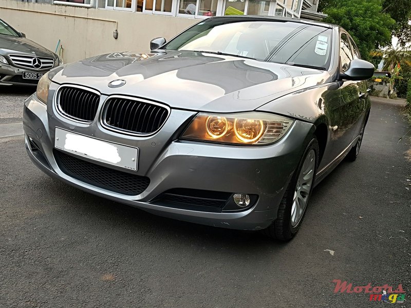 2009' BMW 320 photo #1