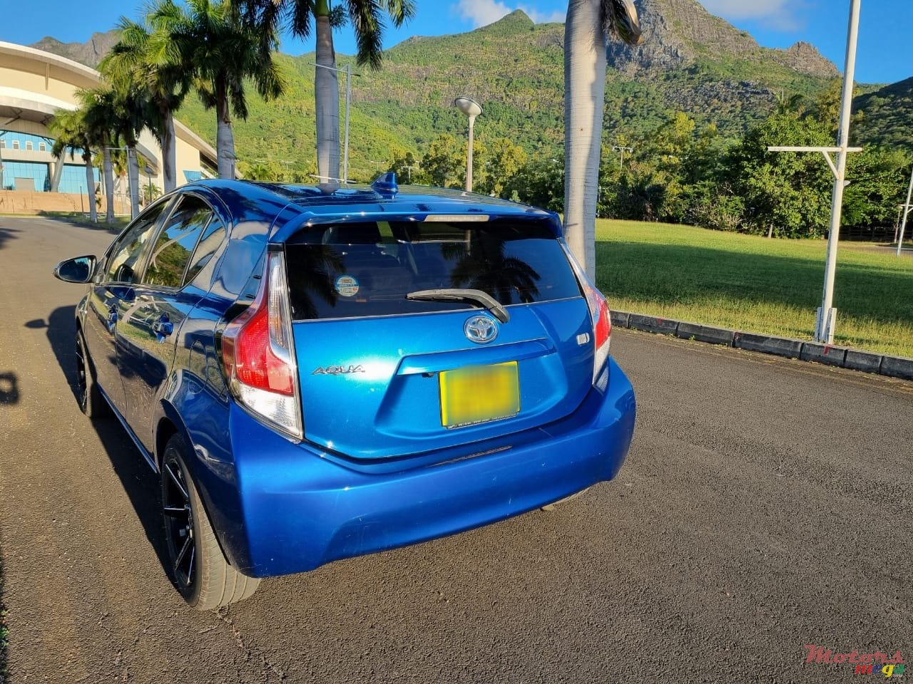 2015' Toyota Aqua photo #4