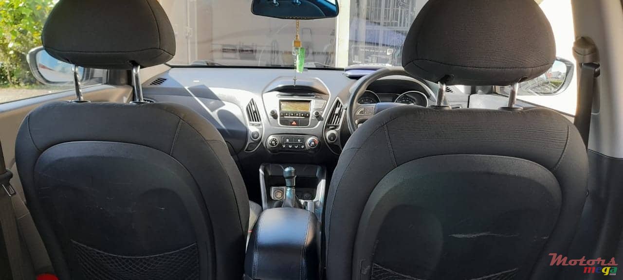 2011' Hyundai ix35 2.0L PETROL photo #3