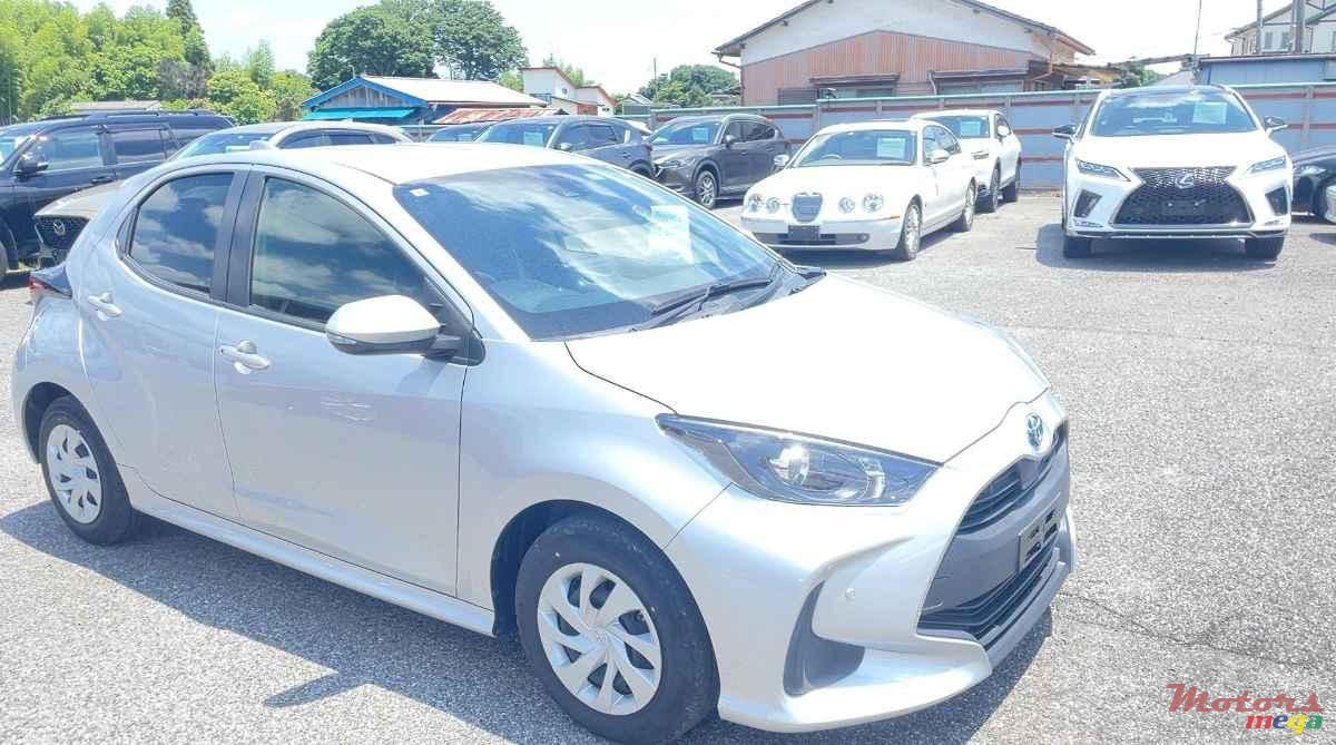 2021' Toyota Yaris photo #2