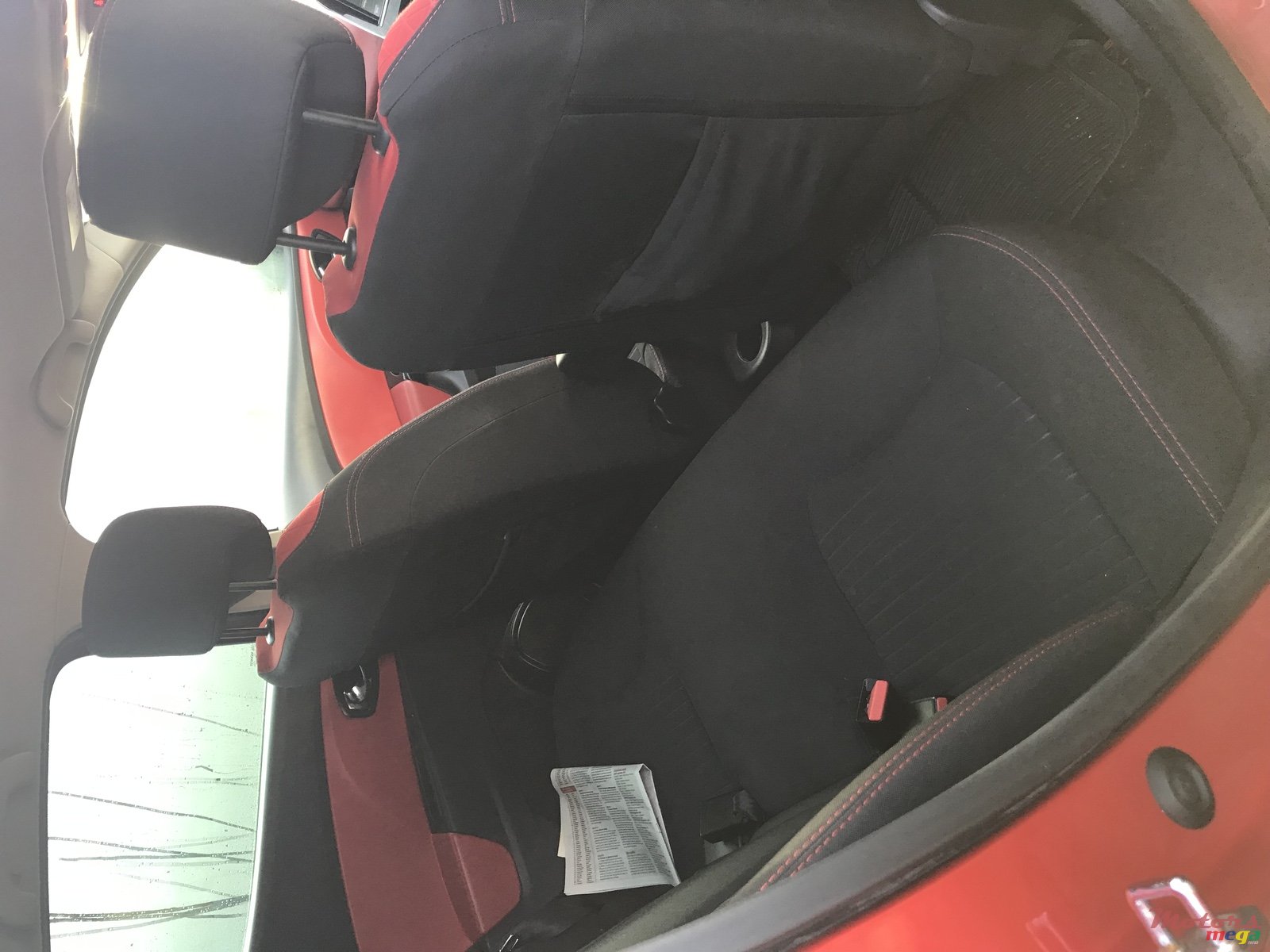 2014' Renault Clio photo #1