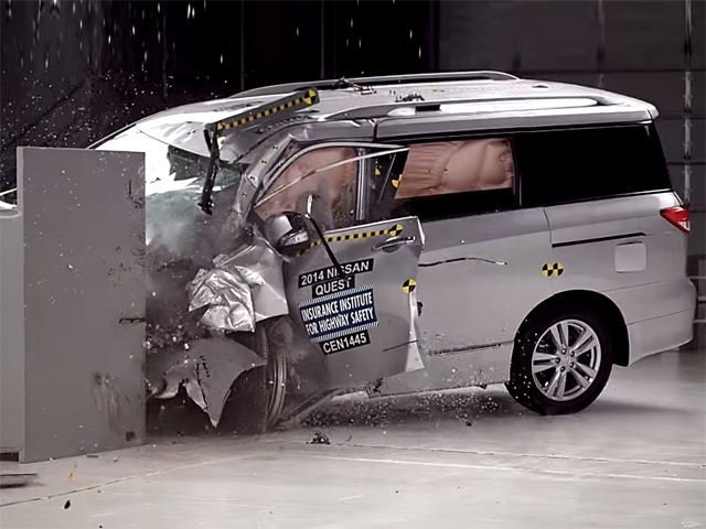 Chrysler, Nissan Minivans Earn Terrible Crash Test Results, Says IIHS 
