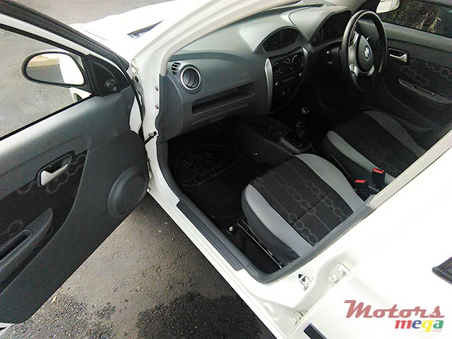 2013' Suzuki Alto photo #3