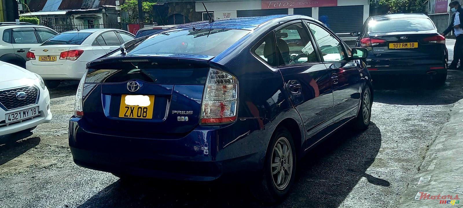 2008' Toyota Prius photo #4