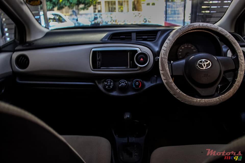 2011' Toyota Vitz photo #1