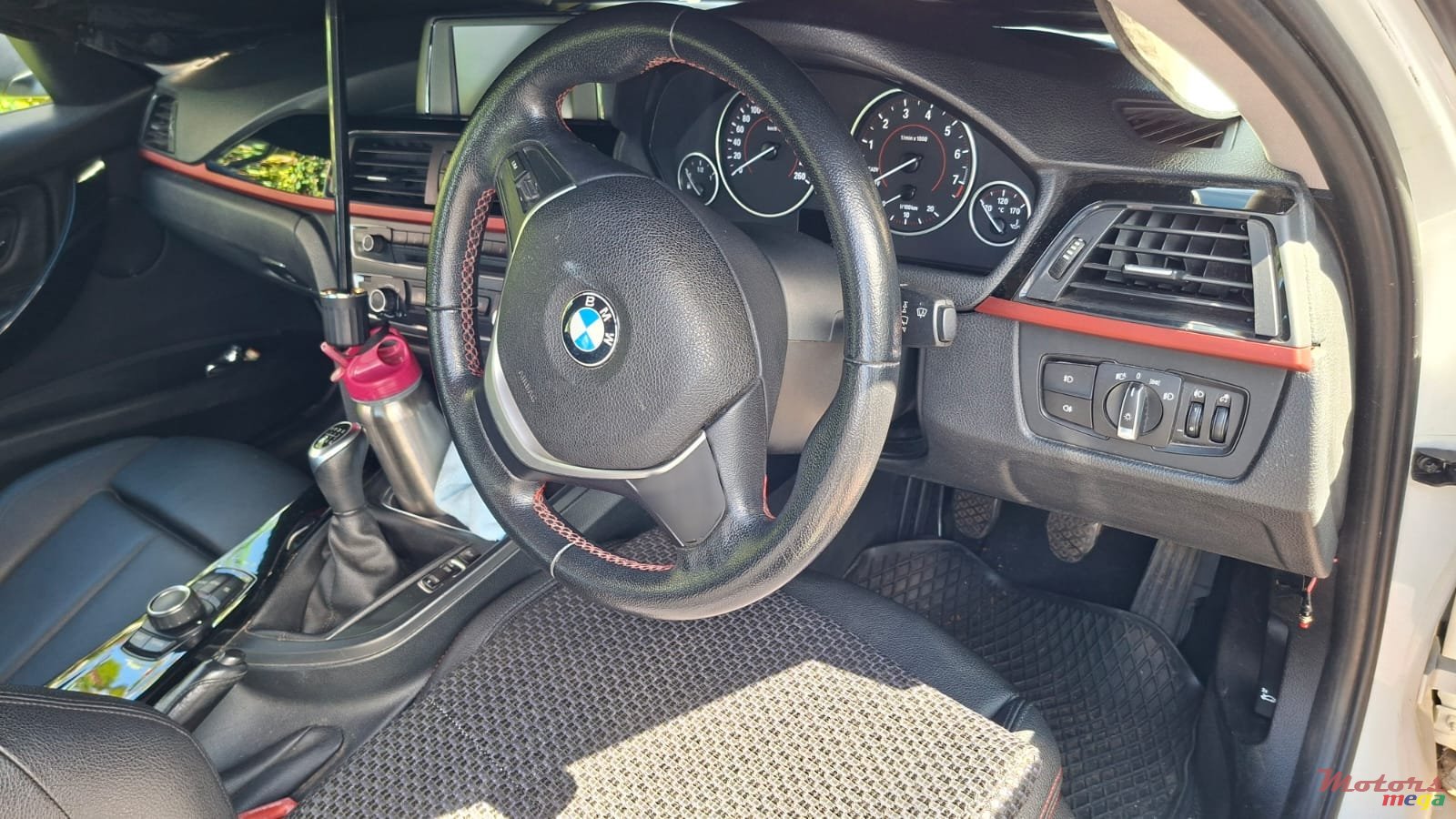 2013' BMW 320 photo #5