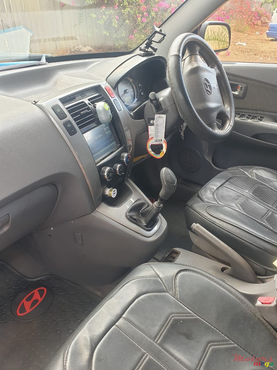 2005' Hyundai Tucson photo #1