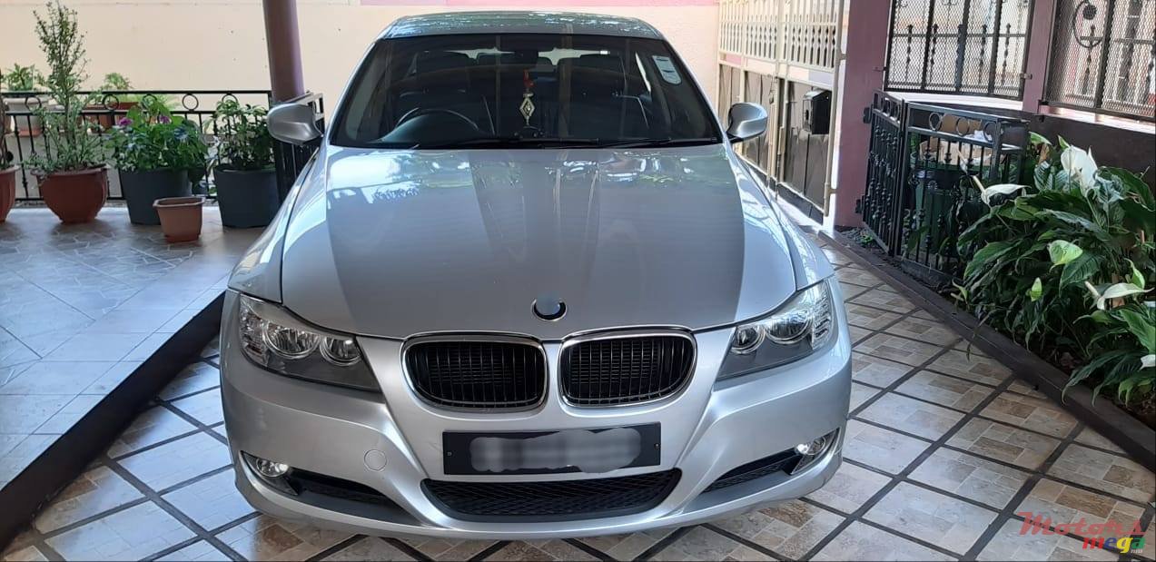 2011' BMW 316 photo #1