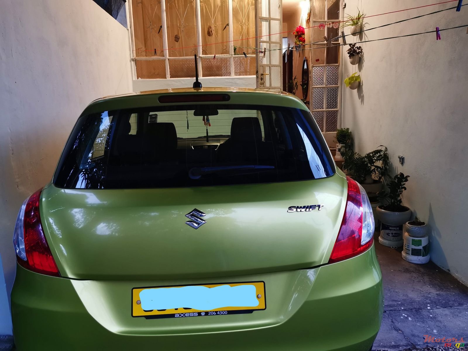 2015' Suzuki Swift photo #2