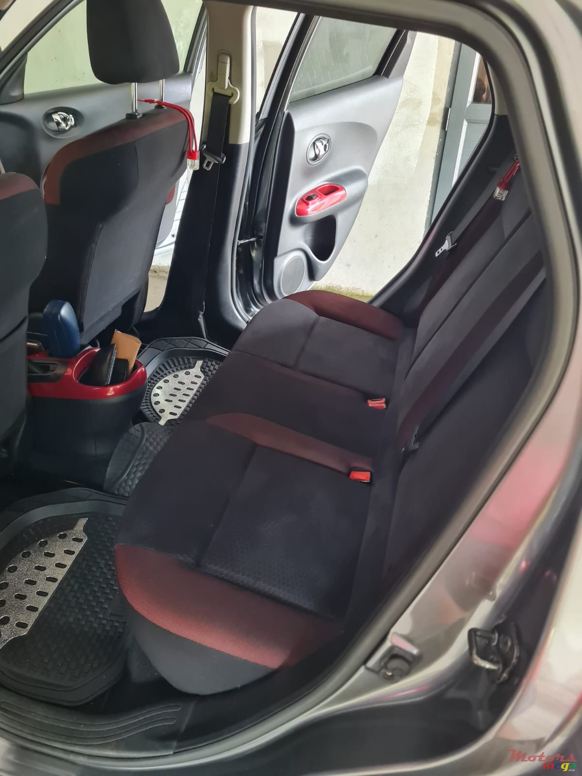 2012' Nissan photo #3