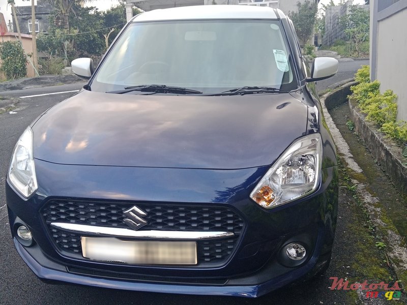 2023' Suzuki Swift GLX photo #1