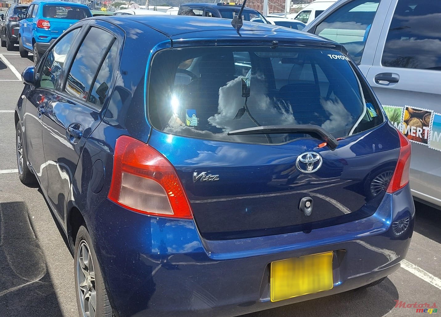 2006' Toyota Vitz photo #2