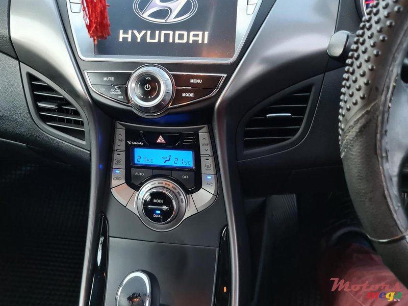 2014' Hyundai Elantra Automatic photo #5