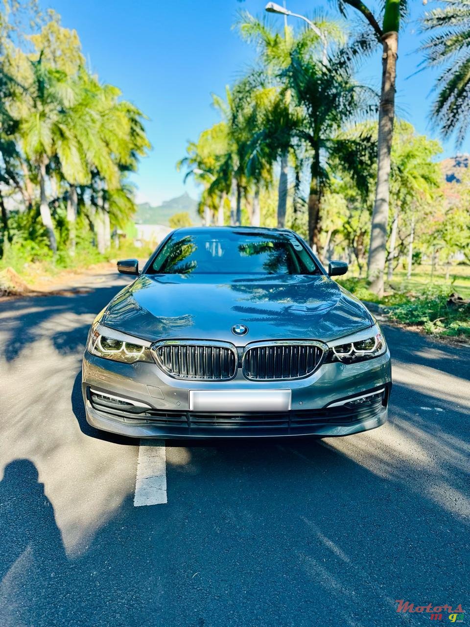 2019' BMW 530 photo #1