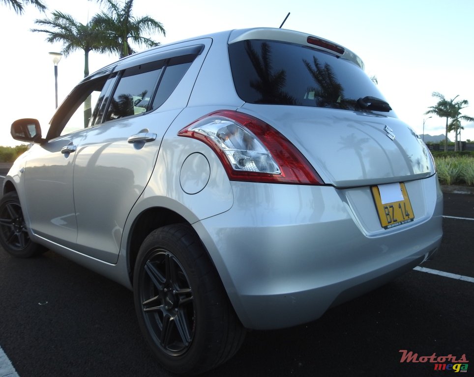 2014' Suzuki Swift photo #3