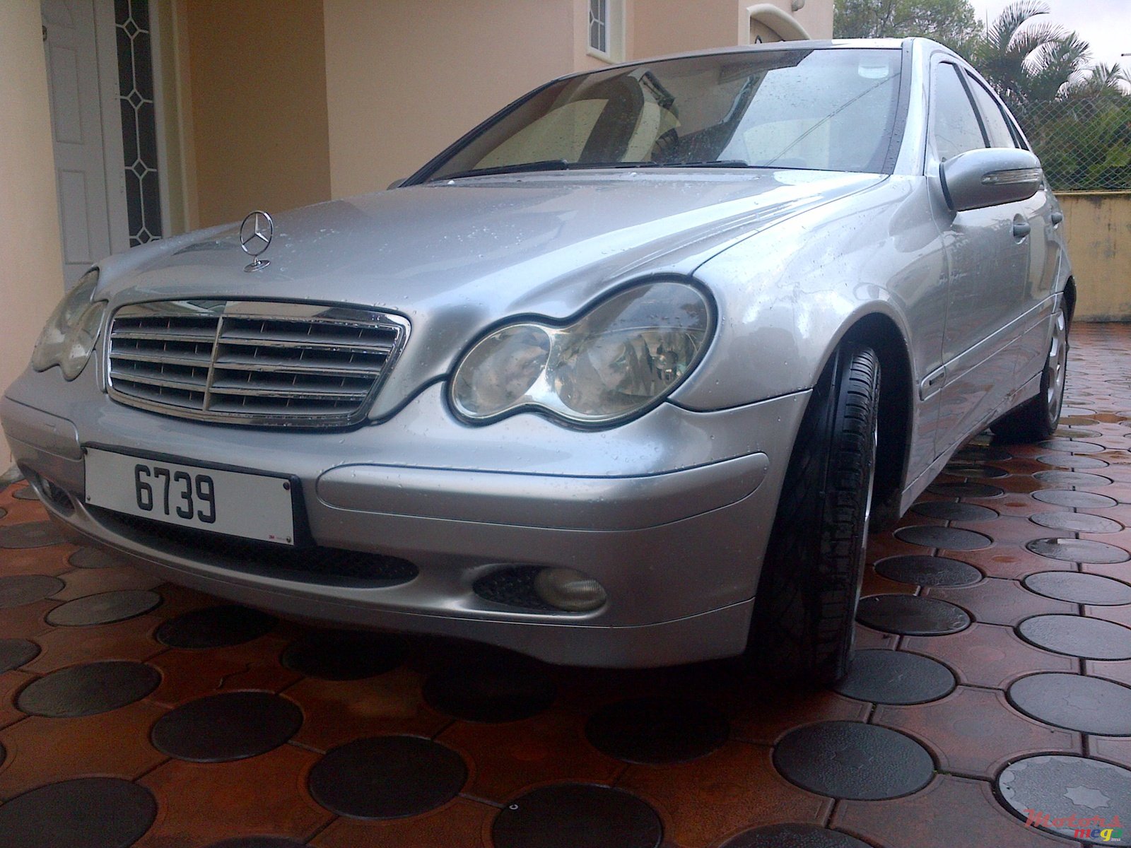 2004' Mercedes-Benz C-Class C220 CDI photo #1