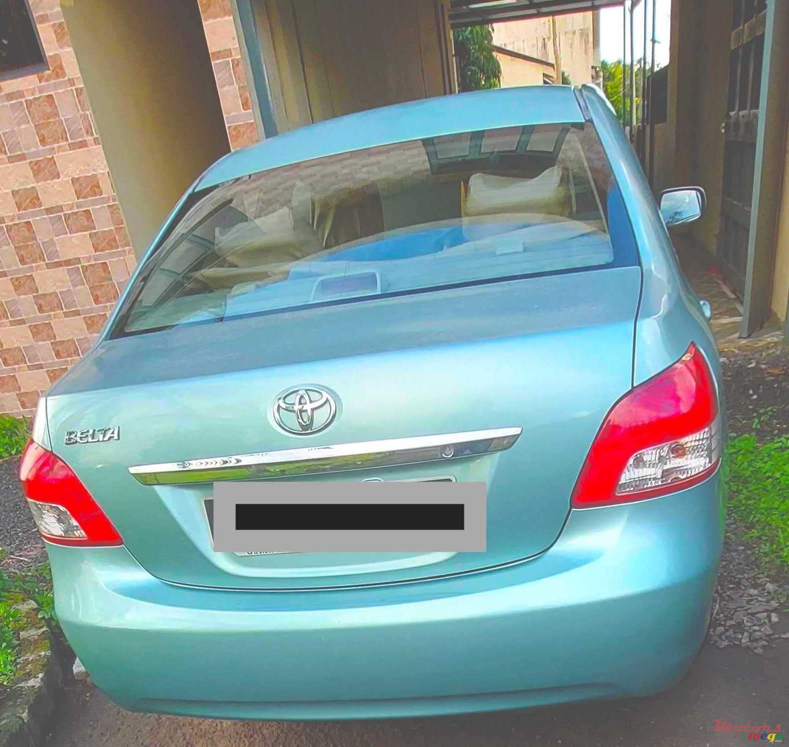 2006' Toyota Belta photo #3