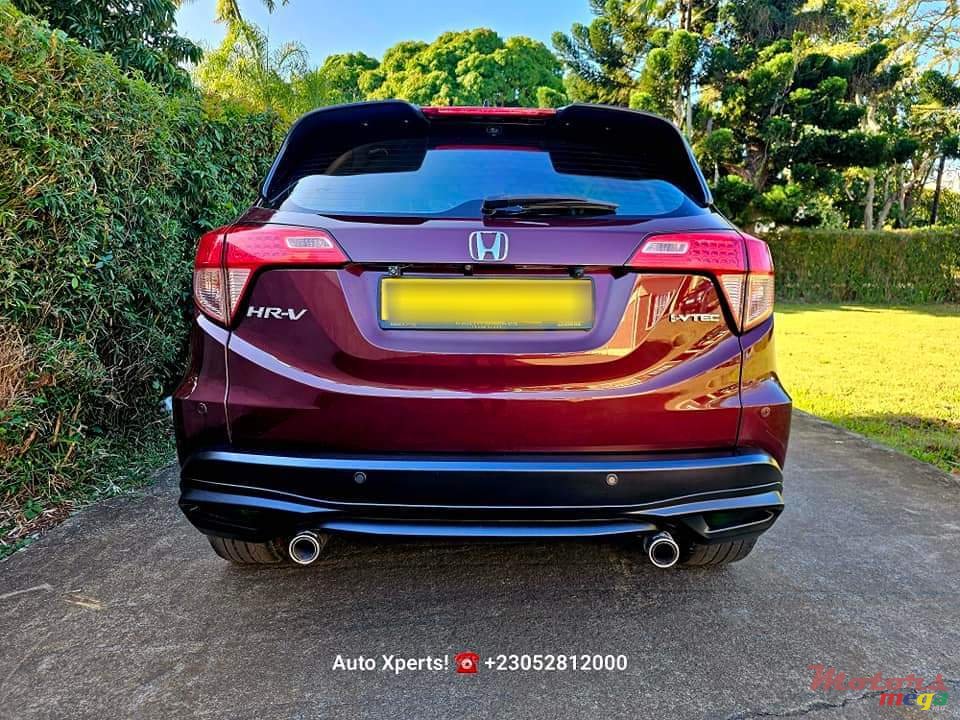 2016' Honda HR-V Bezel non hybrid photo #5