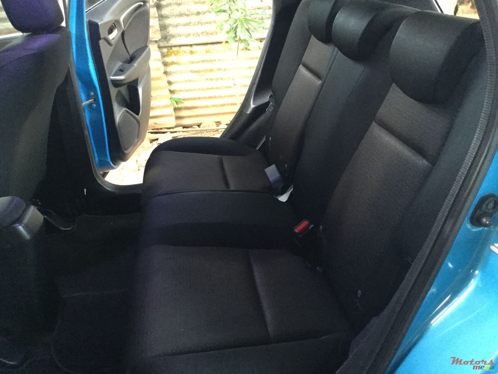 2013' Honda Fit Hybrid photo #5