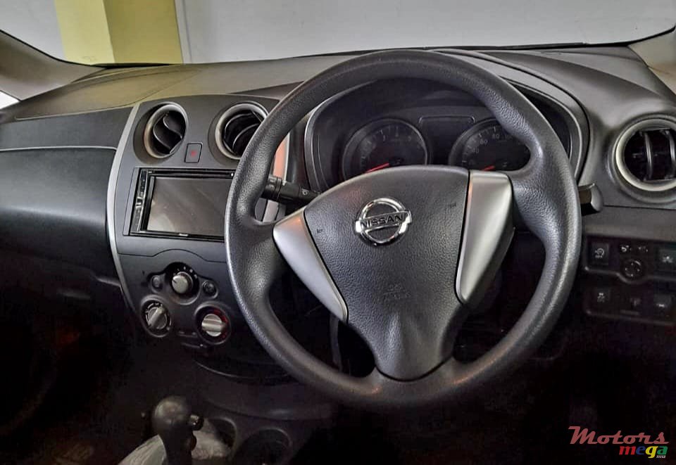 2015' Nissan photo #4