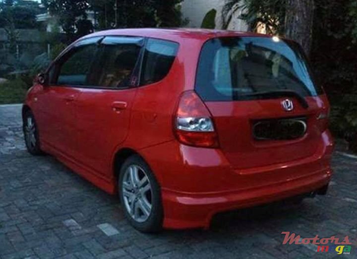 2005' Honda Jazz photo #1