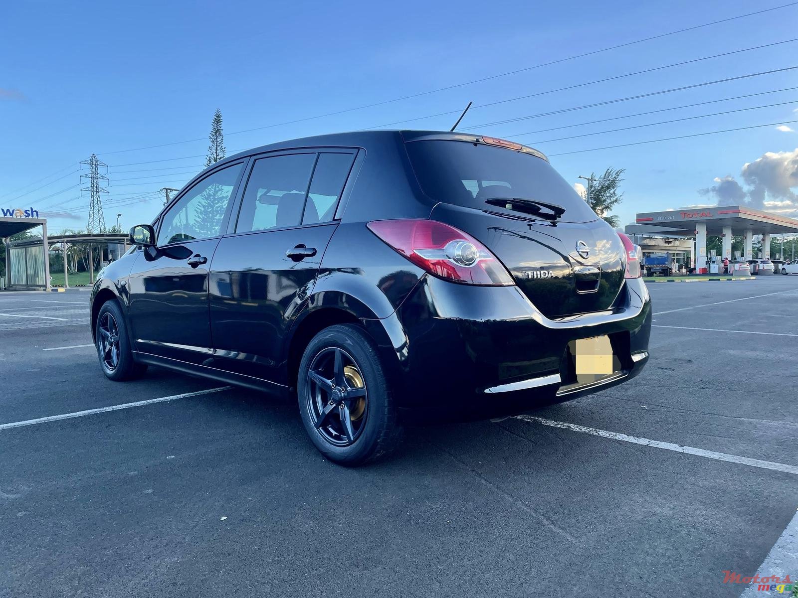 2011' Nissan Tiida photo #4