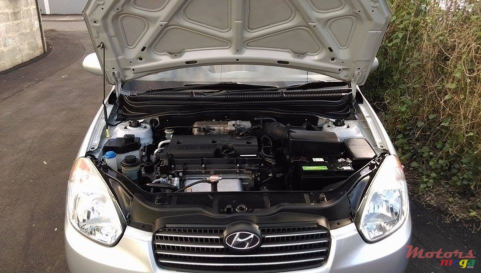 2009' Hyundai Accent photo #4