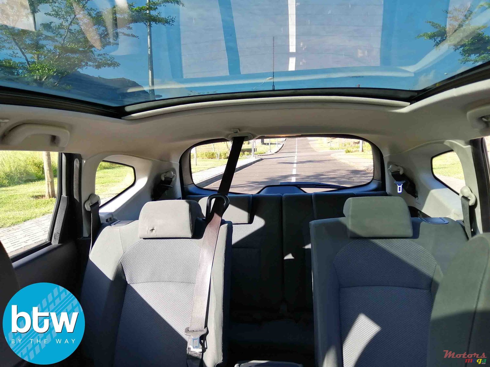 2012' Nissan Qashqai +2 photo #3