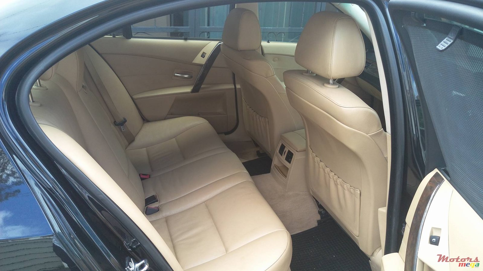 2004' BMW 525i photo #5