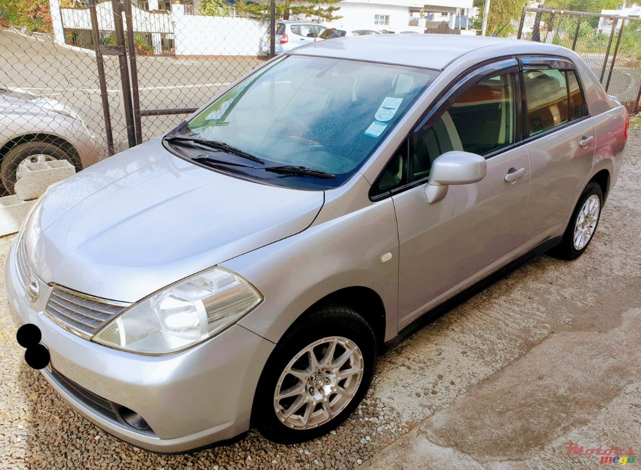 2007' Nissan Tiida photo #3