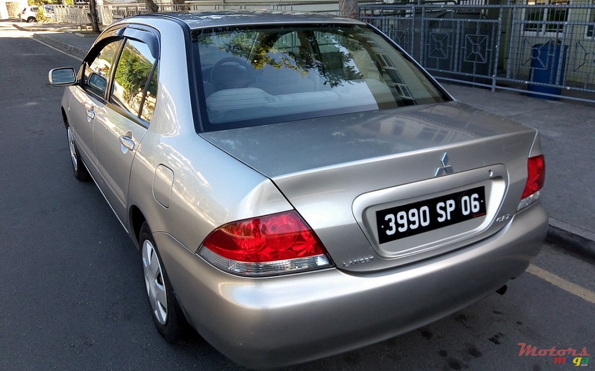 2006' Mitsubishi Lancer GLX photo #7