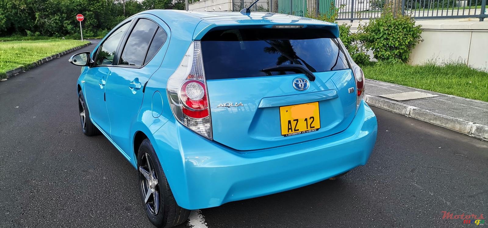 2012' Toyota Aqua photo #3