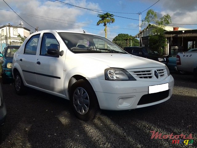 2008' Renault Logan photo #4