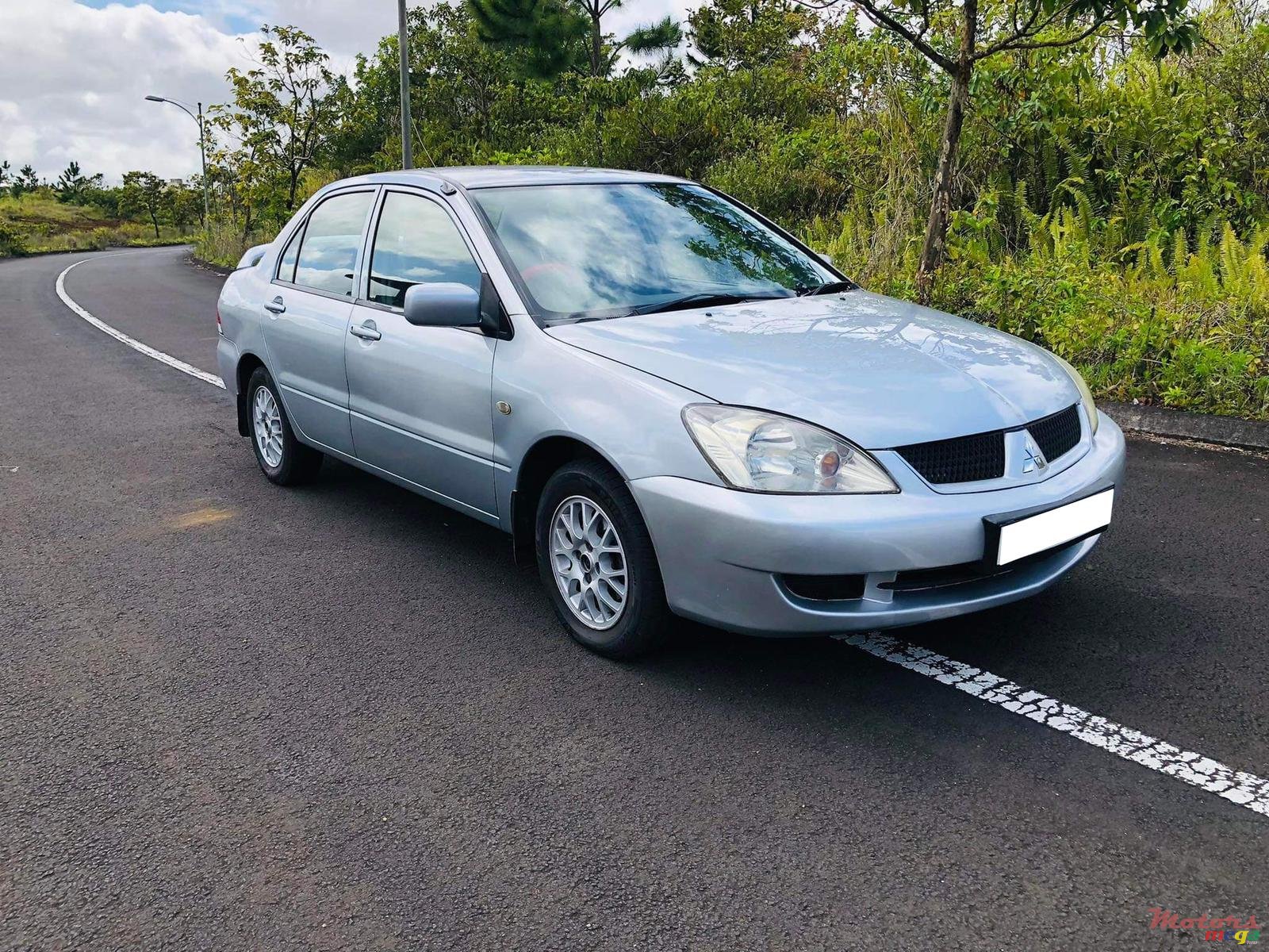 2009' Mitsubishi Lancer Glx photo #4