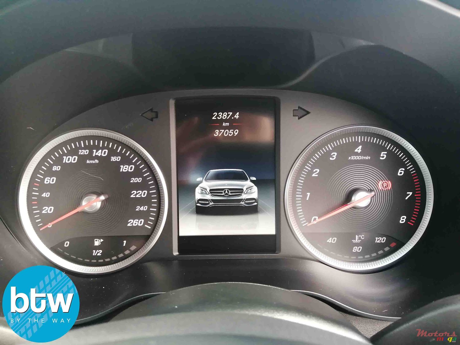 2016' Mercedes-Benz C-Class photo #7