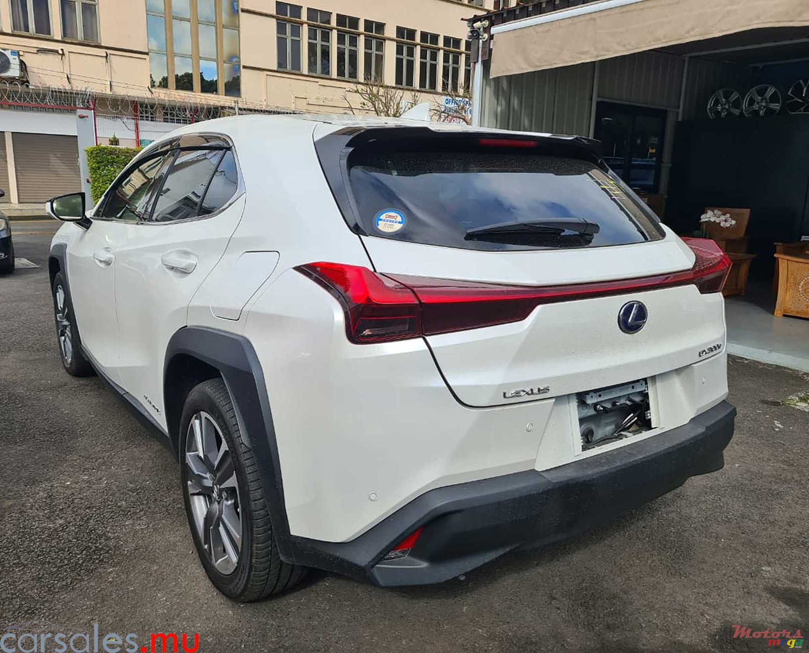 2022' Lexus UX 300e 152kW photo #3