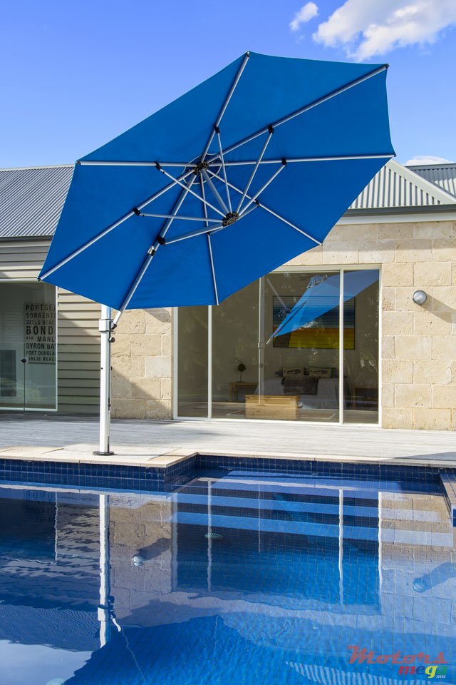 2001' Mercedes-Benz C-Class Petrol Auto photo #1