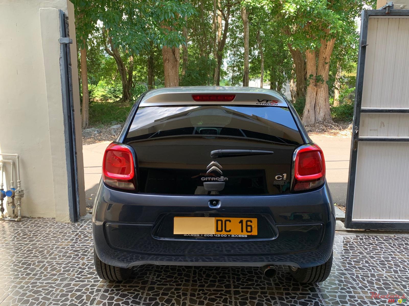 2016' Citroen C1 photo #2