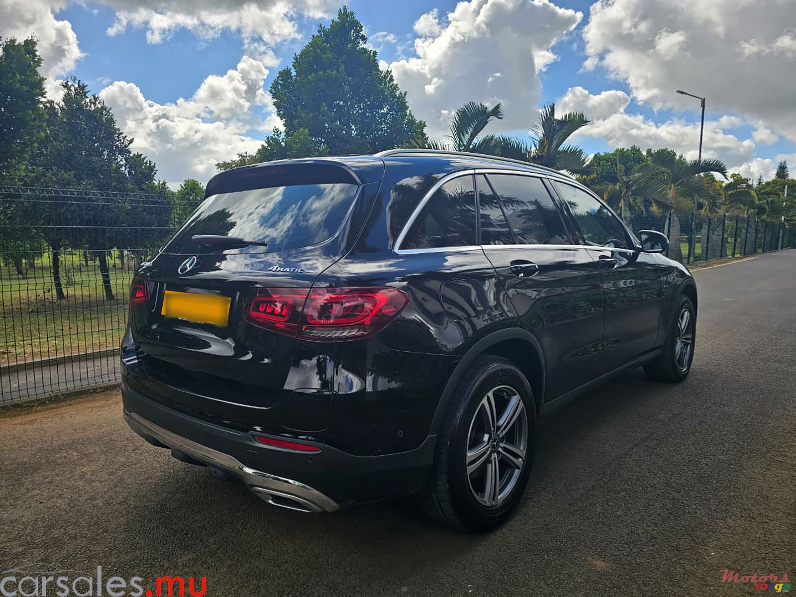 2020' Mercedes-Benz GLC 300e 4matic Avantgarde 2.0 photo #4