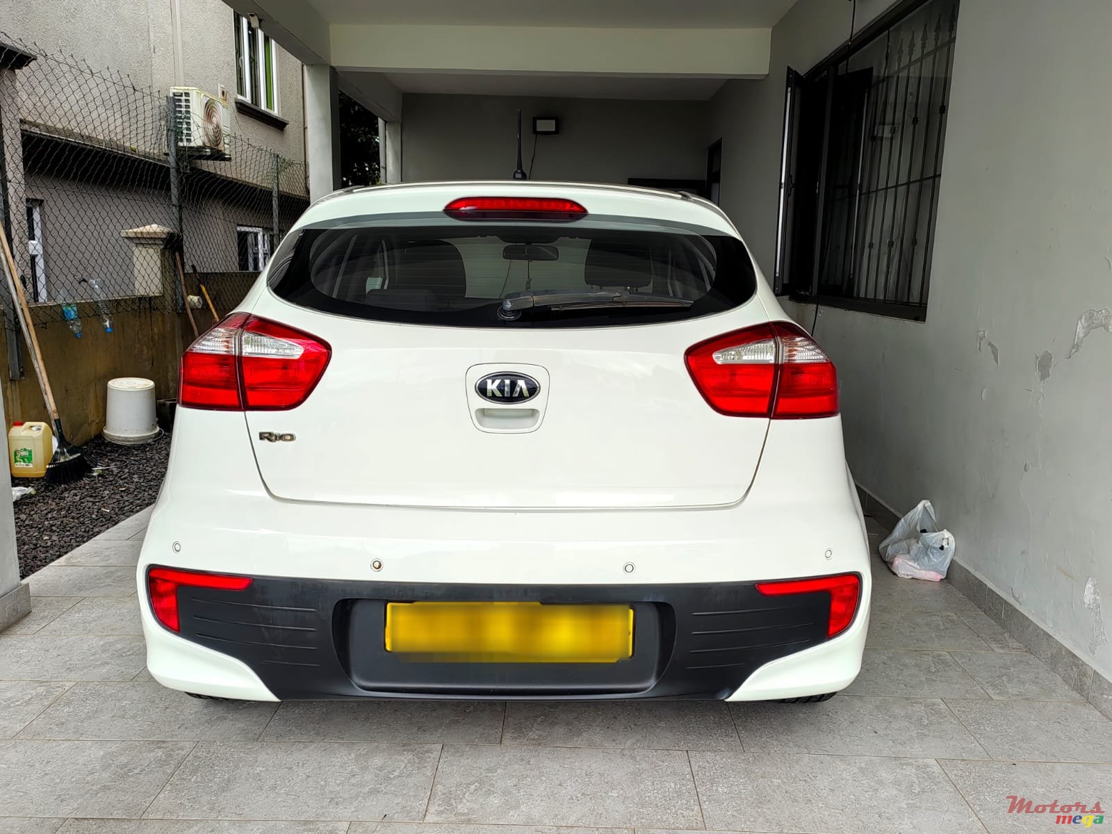 2015' Kia Rio photo #4