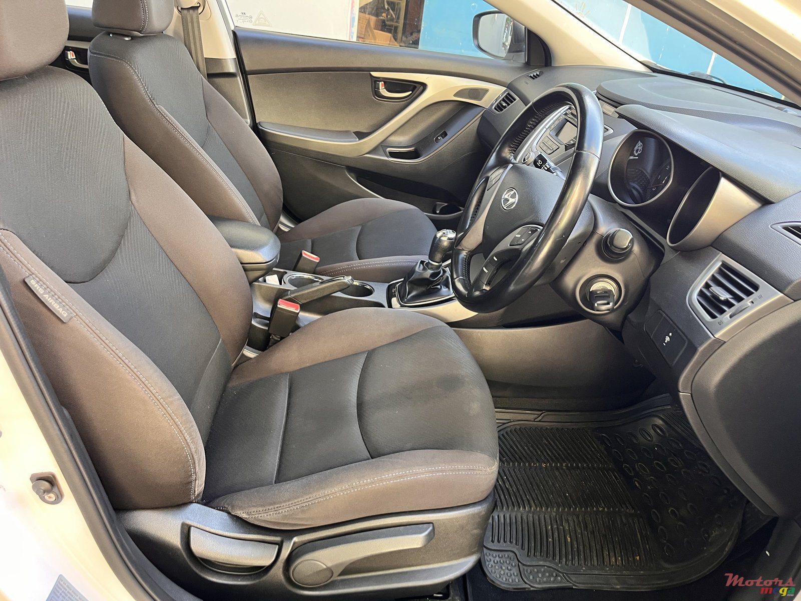 2012' Hyundai Elantra photo #5