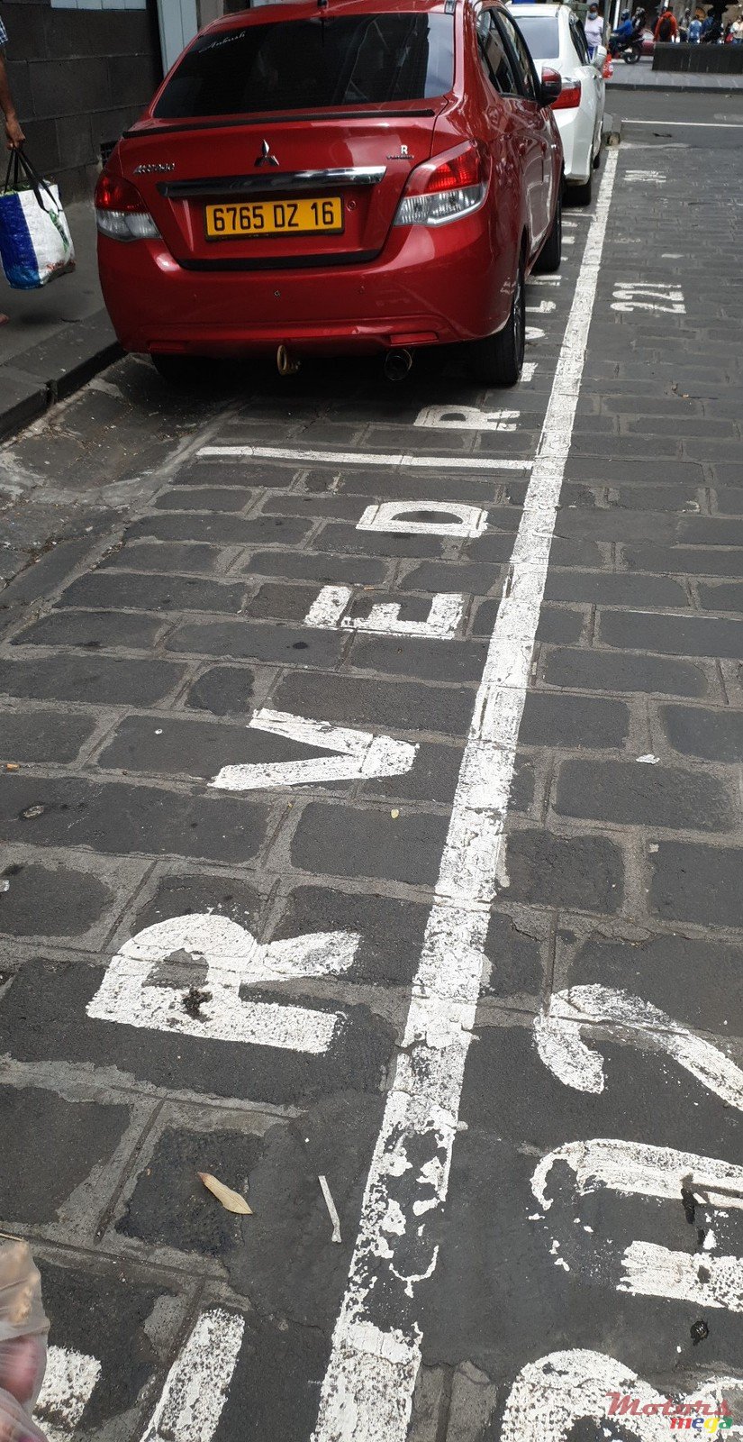 2016' Mitsubishi Attrage photo #5