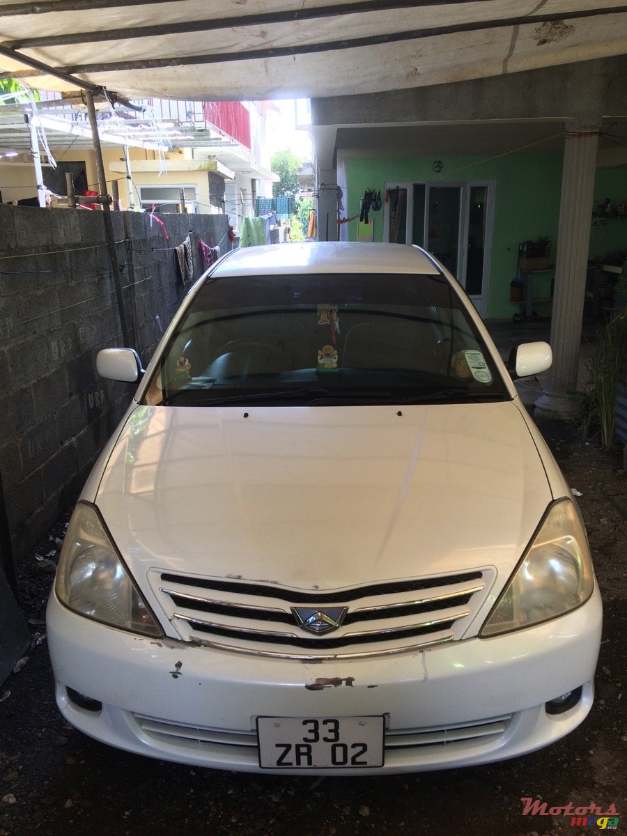 2002' Toyota Allion photo #3