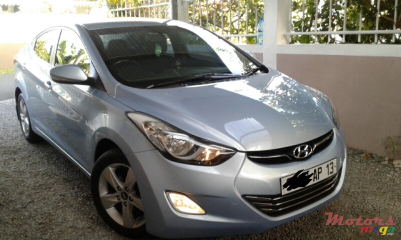 2013' Hyundai Elantra photo #1