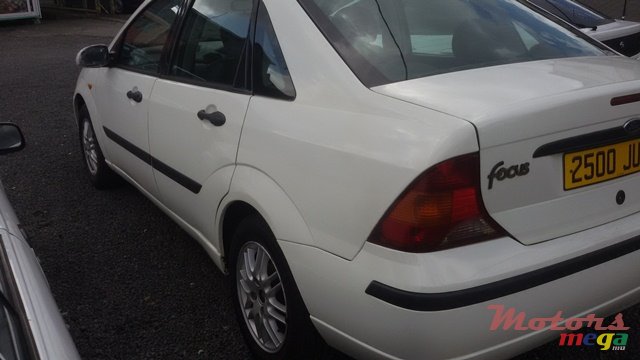 2005' Ford Focus photo #1