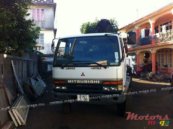 2005' Mitsubishi Starion crane photo #1