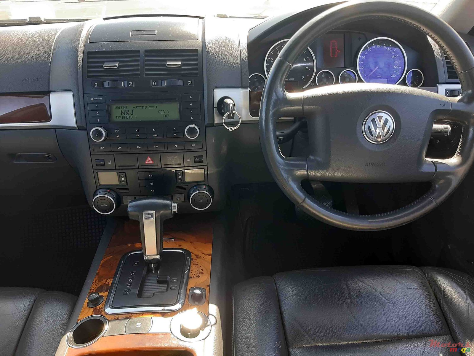 2007' Volkswagen Touareg photo #5