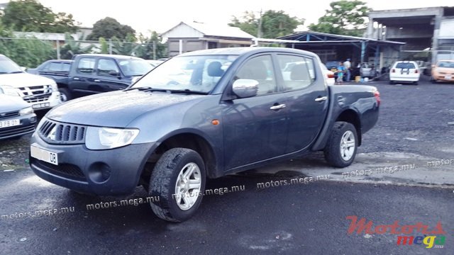 2008' Mitsubishi 2x4 photo #2